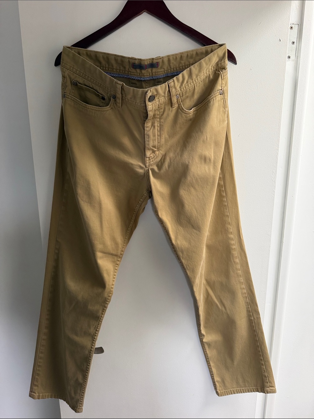 Men's Saks Fifth Avenue Casual Chino Pants in Khaki